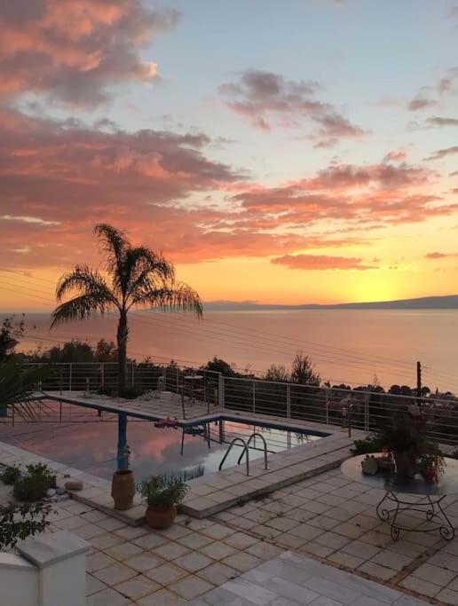 Marine'S Lux Villa:Golden Sunset Kalamata Ngoại thất bức ảnh