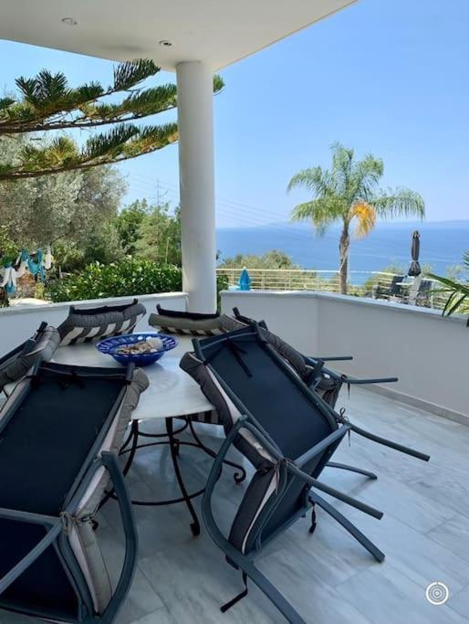 Marine'S Lux Villa:Golden Sunset Kalamata Ngoại thất bức ảnh